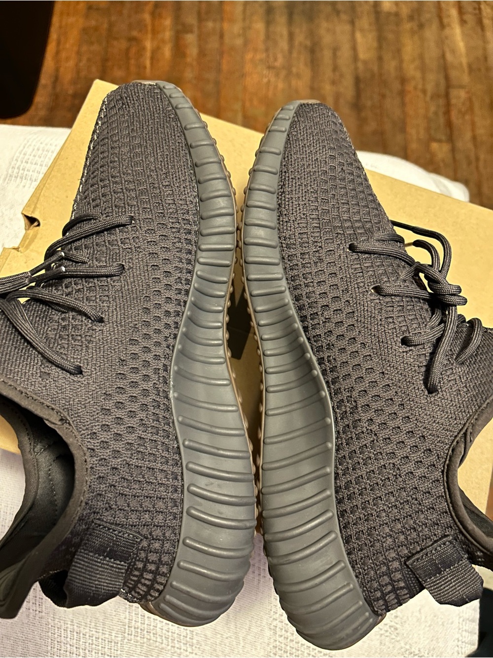 β¨ #Exclusive #Yeezy #350 #Galaxy #Cinder #Size 10 1/2 #NoBox #LikeNew - Picture 5 of 10